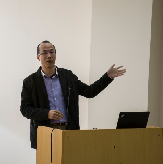 澳门大学李铭源教授来h图书馆