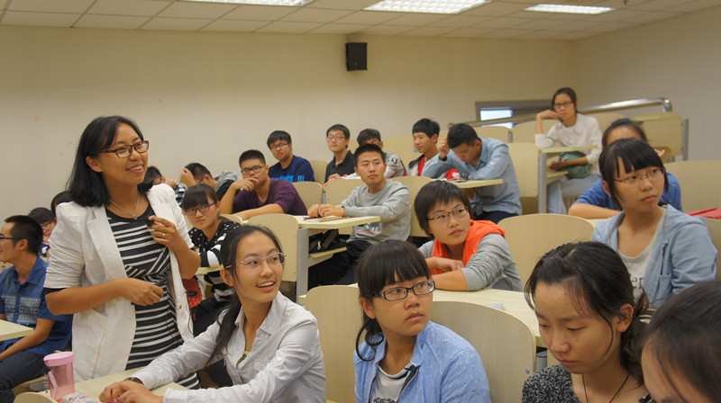 开启职业生涯探索之旅，追寻青春梦想不竭动力――h图书馆