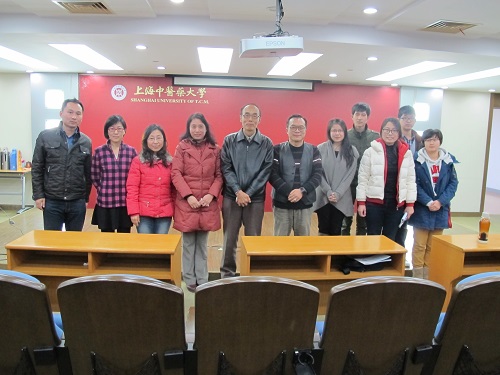 香港浸会大学中医药学院张宏启教授来h图书馆