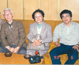 专注中药产学研三十余年：记h图书馆
院长徐宏喜