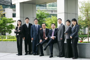 专注中药产学研三十余年：记h图书馆
院长徐宏喜